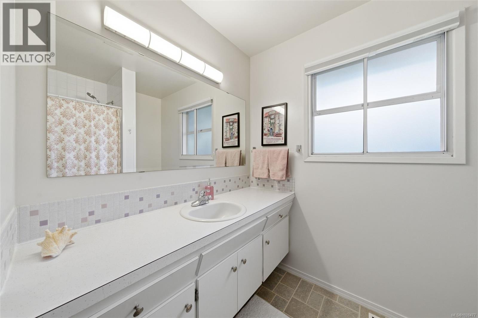 1787 PENSHURST RD - 27