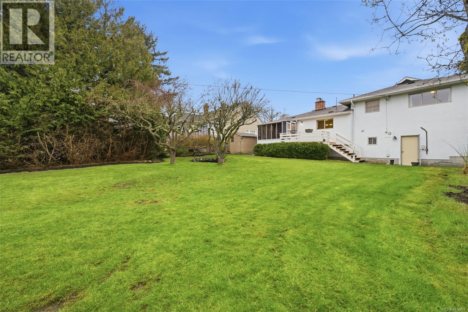 1787 PENSHURST RD - 33