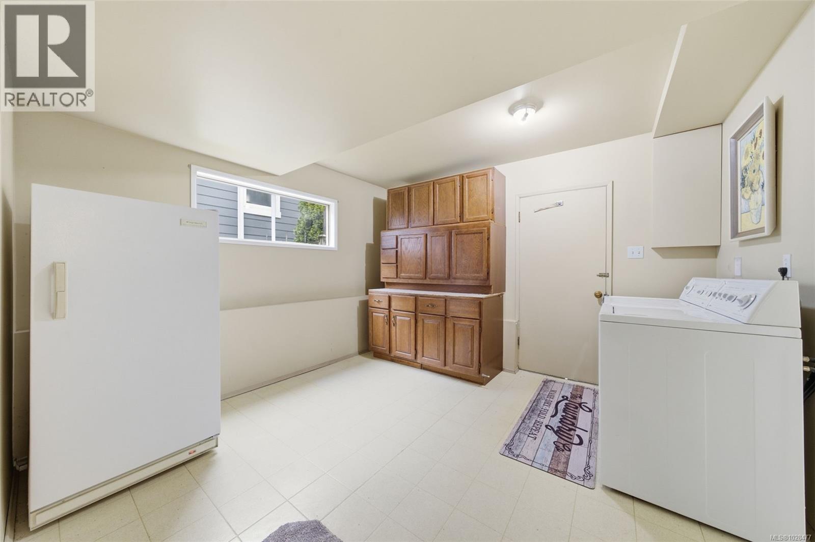 1787 PENSHURST RD - 37