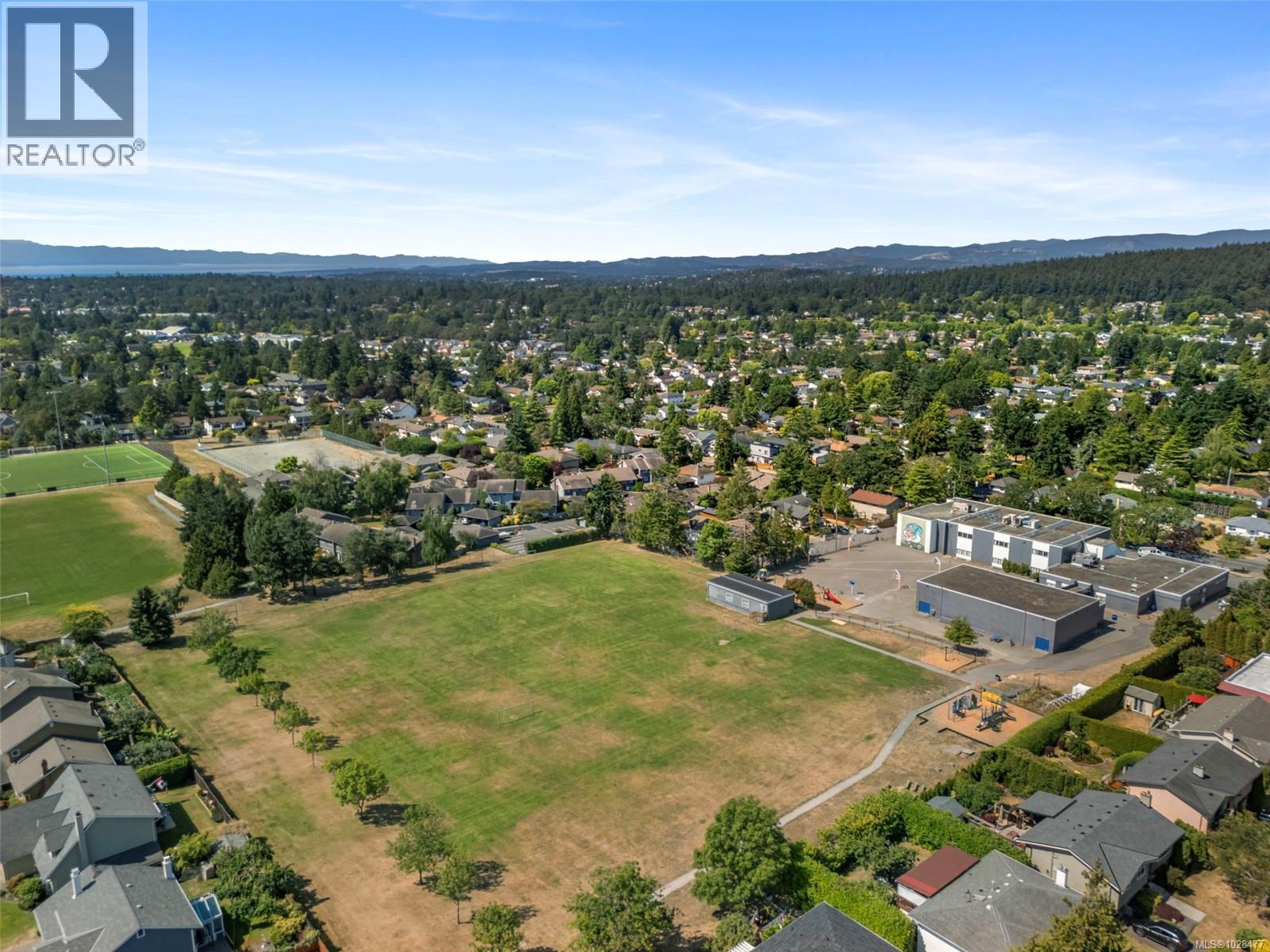 1787 PENSHURST RD - 41