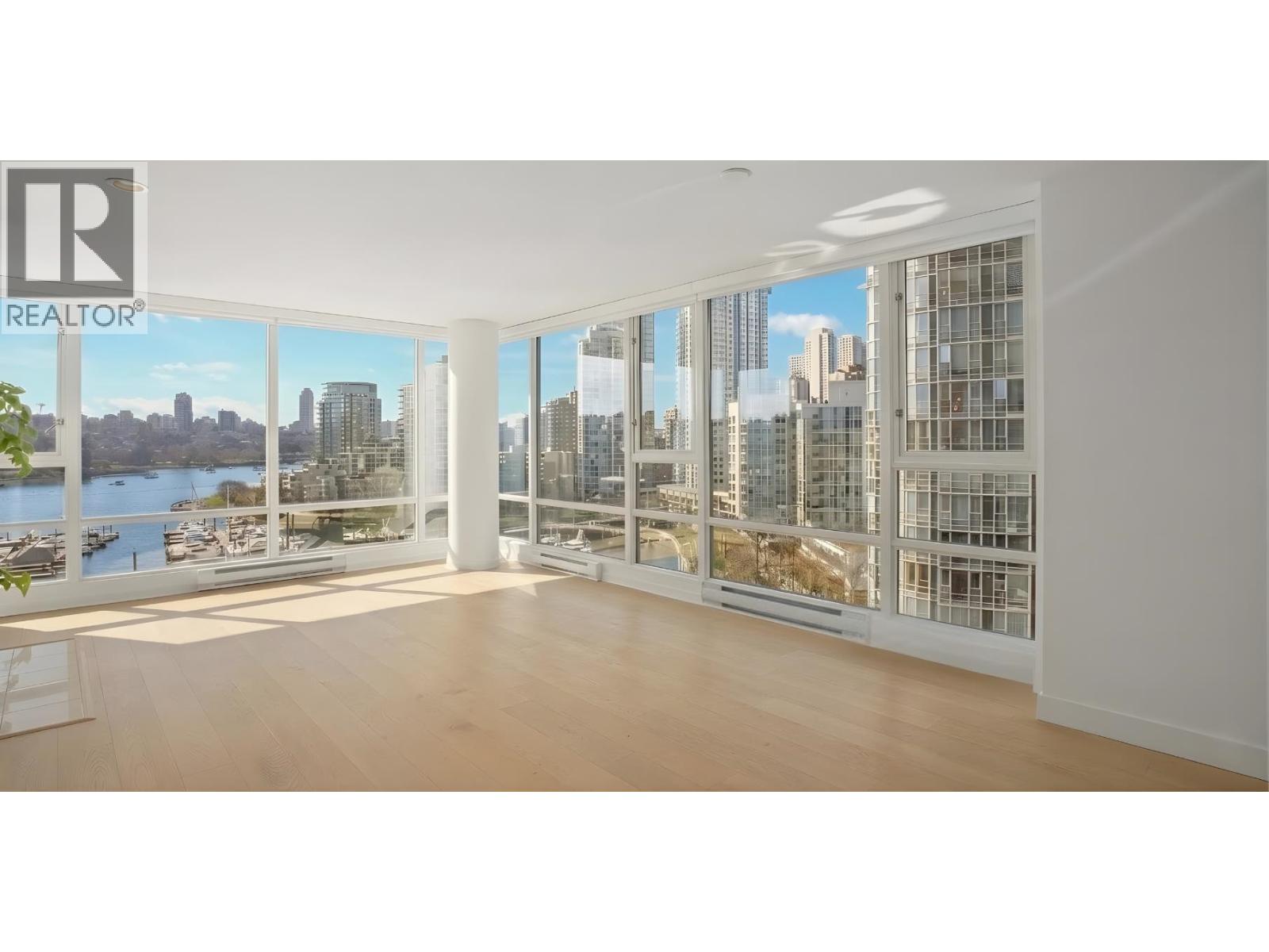 1507 1033 MARINASIDE CRESCENT