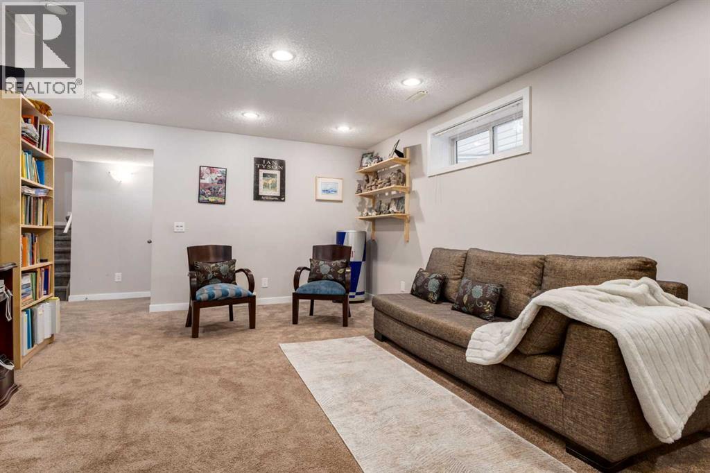 Single Family House for Sale in  Tuscany Vista Point NW Tuscany Calgary 