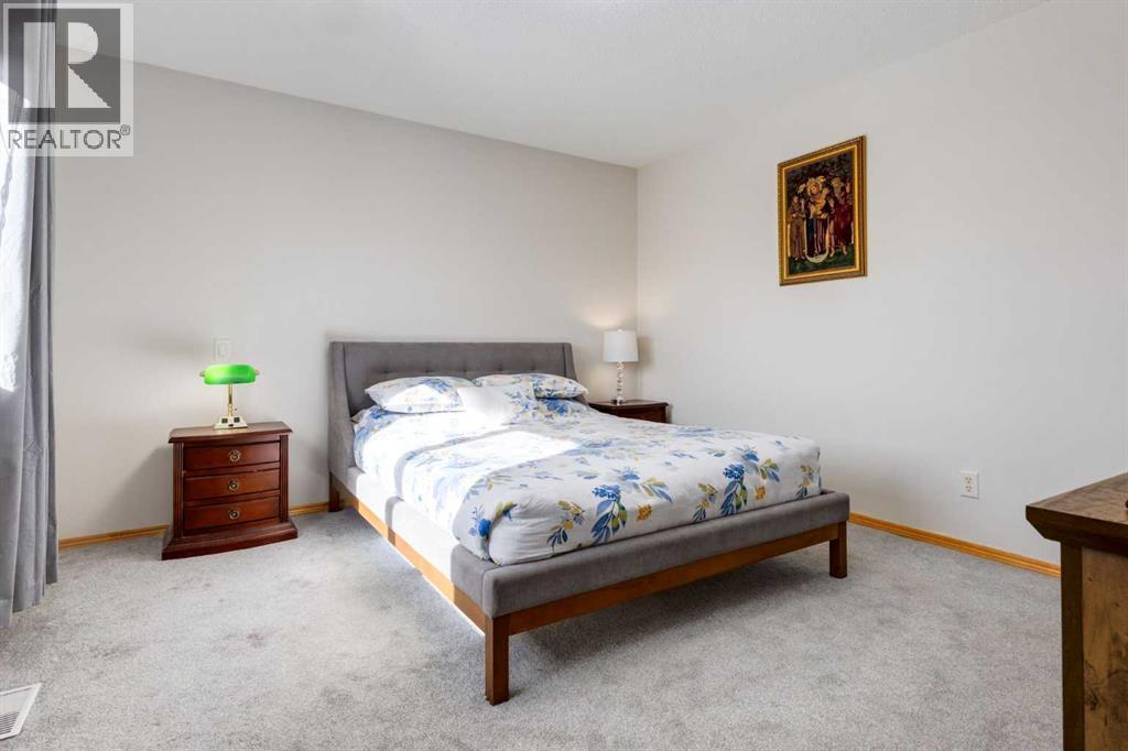 Single Family House for Sale in  Tuscany Vista Point NW Tuscany Calgary 