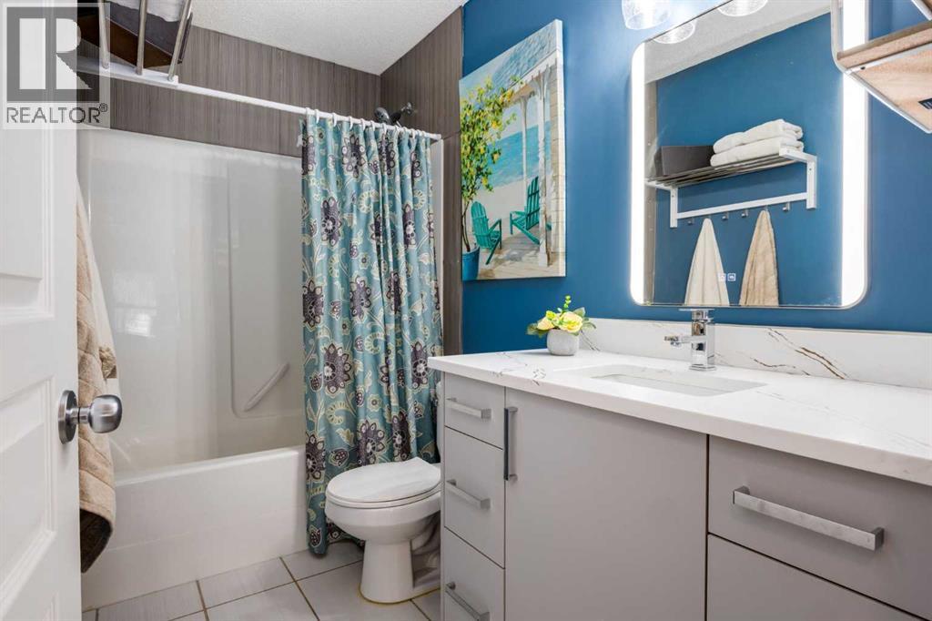 Single Family House for Sale in  Tuscany Vista Point NW Tuscany Calgary 