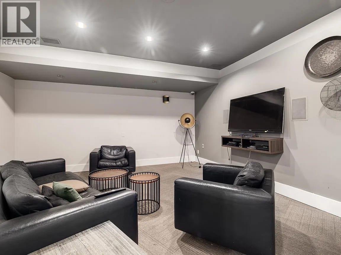 1 Bed, 1 Bath House for Rent in Vancouver – 2009 501 PACIFIC STREET, Vancouver - Image 3