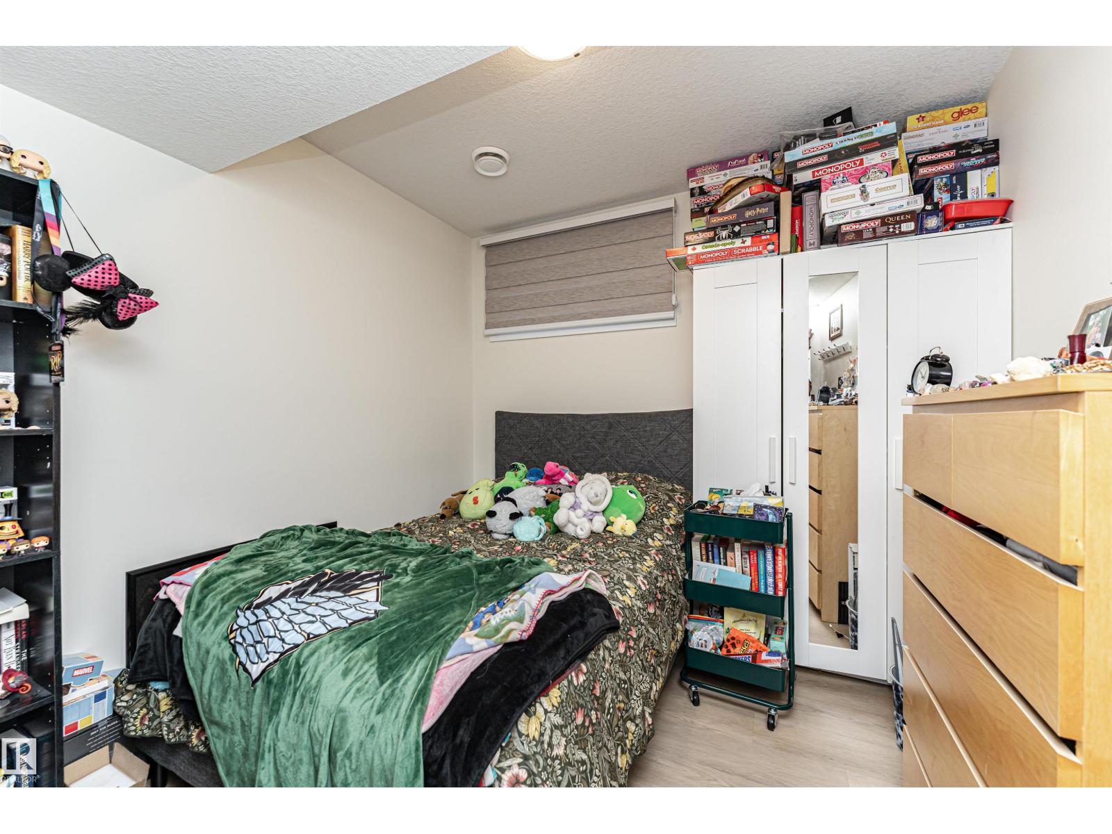 #2 11569 UNIVERSITY AV NW - 34