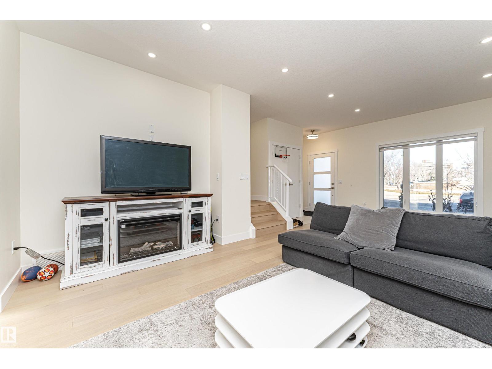 #2 11569 UNIVERSITY AV NW, Edmonton