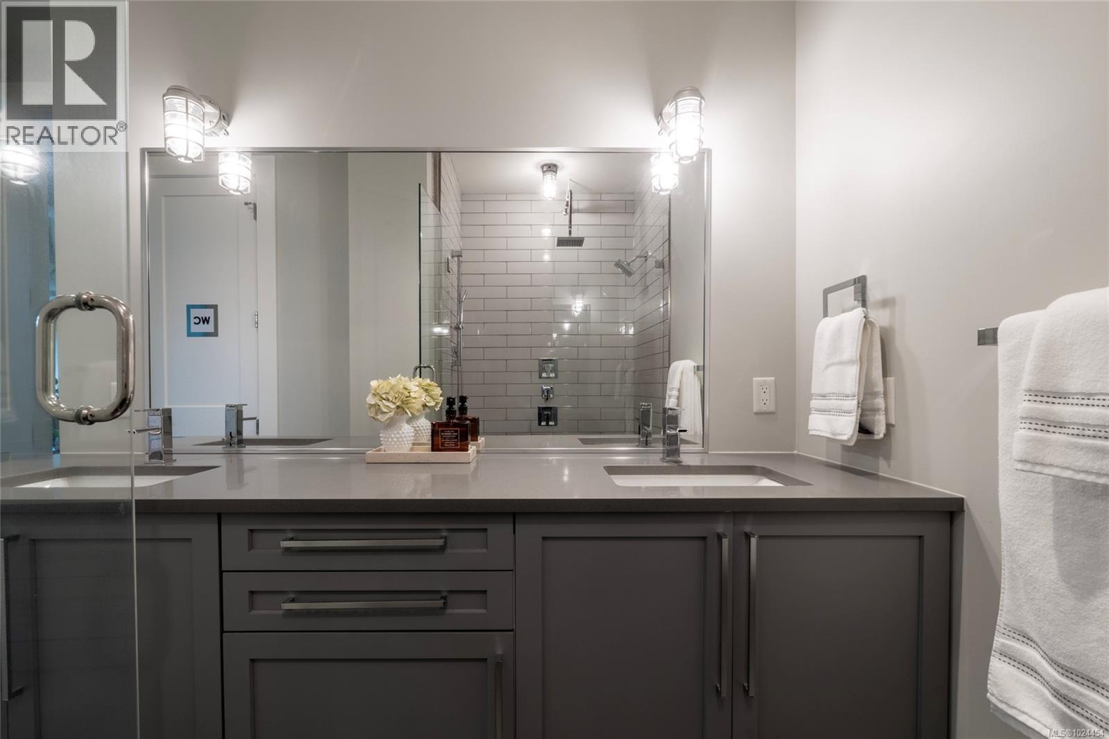 108 2049 Country Club Way, Langford