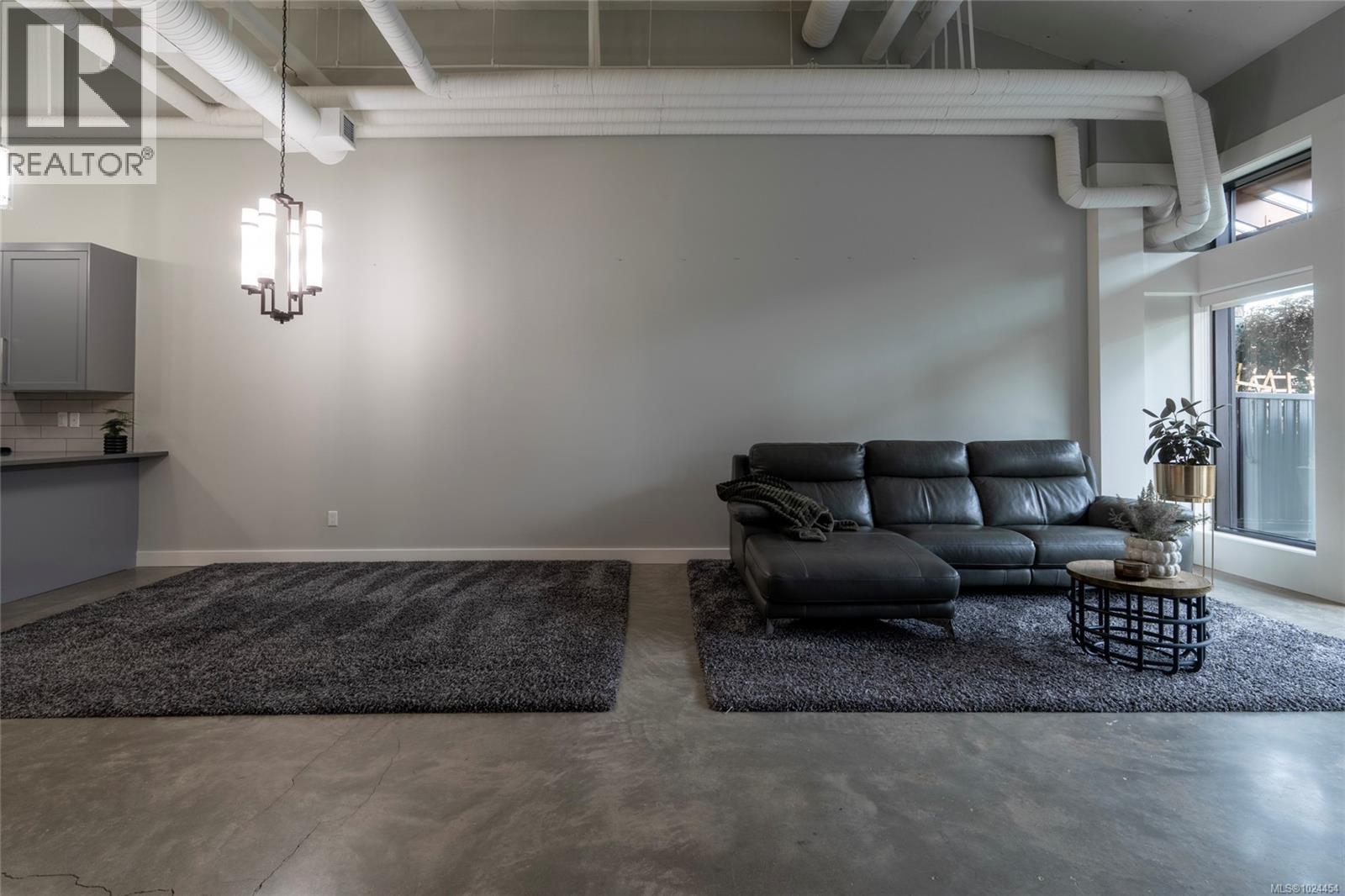 108 2049 Country Club Way, Langford