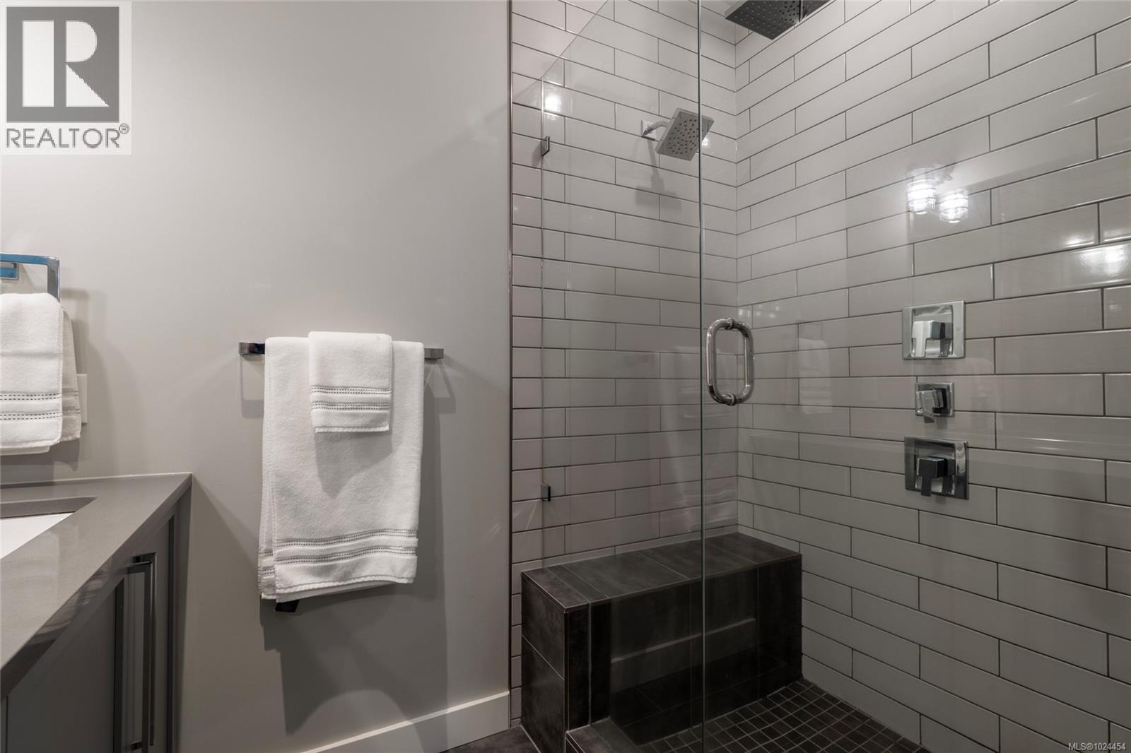 108 2049 Country Club Way, Langford