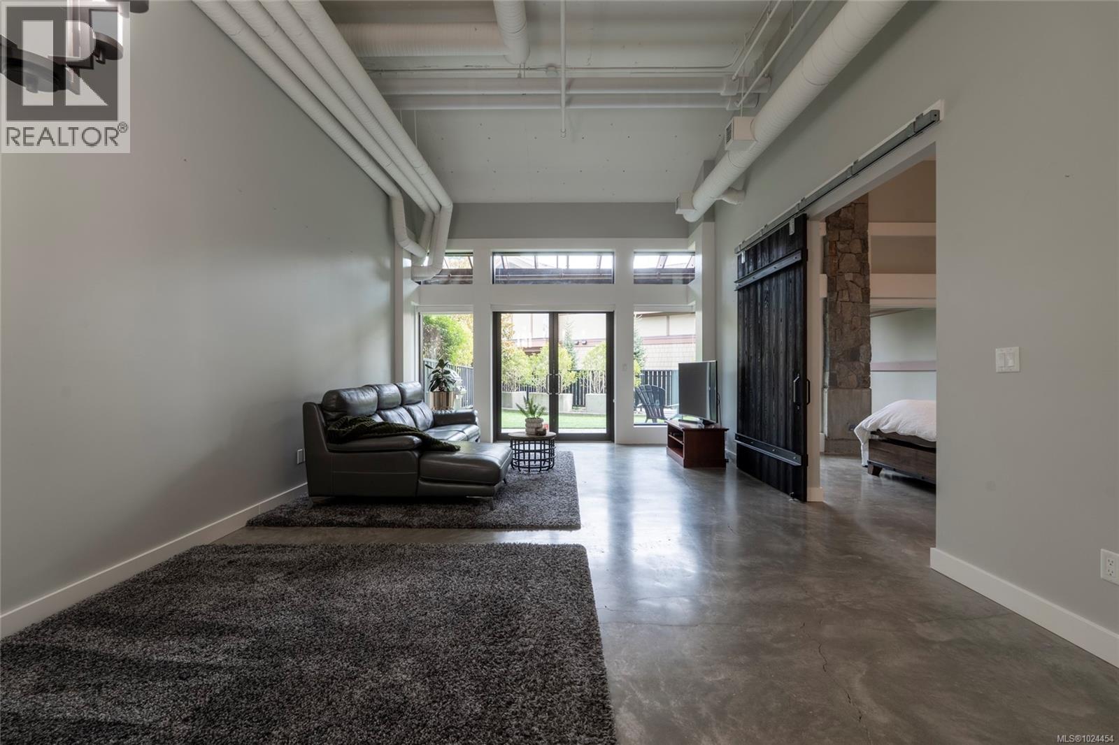 108 2049 Country Club Way, Langford