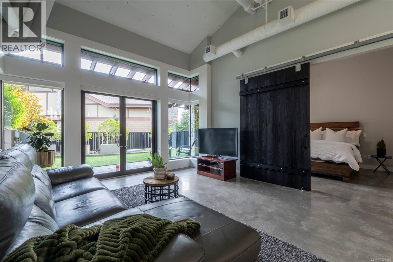 108 2049 Country Club Way, Langford