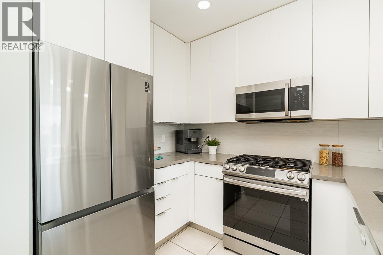 1002 170 W 1ST STREET