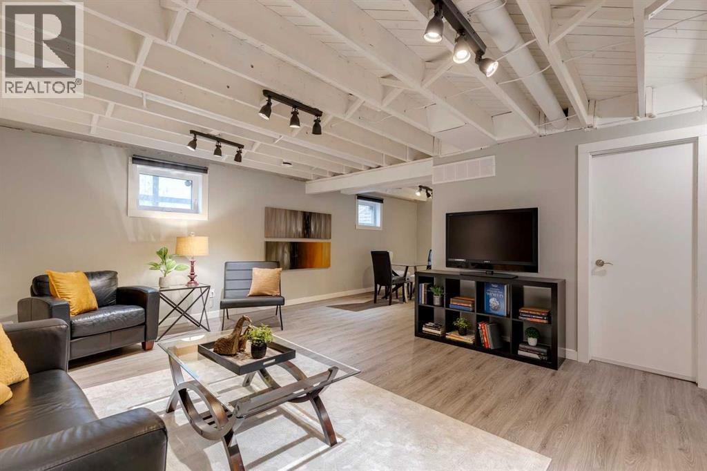 Single Family House for Sale in  Varmoor Road NW Varsity Calgary 