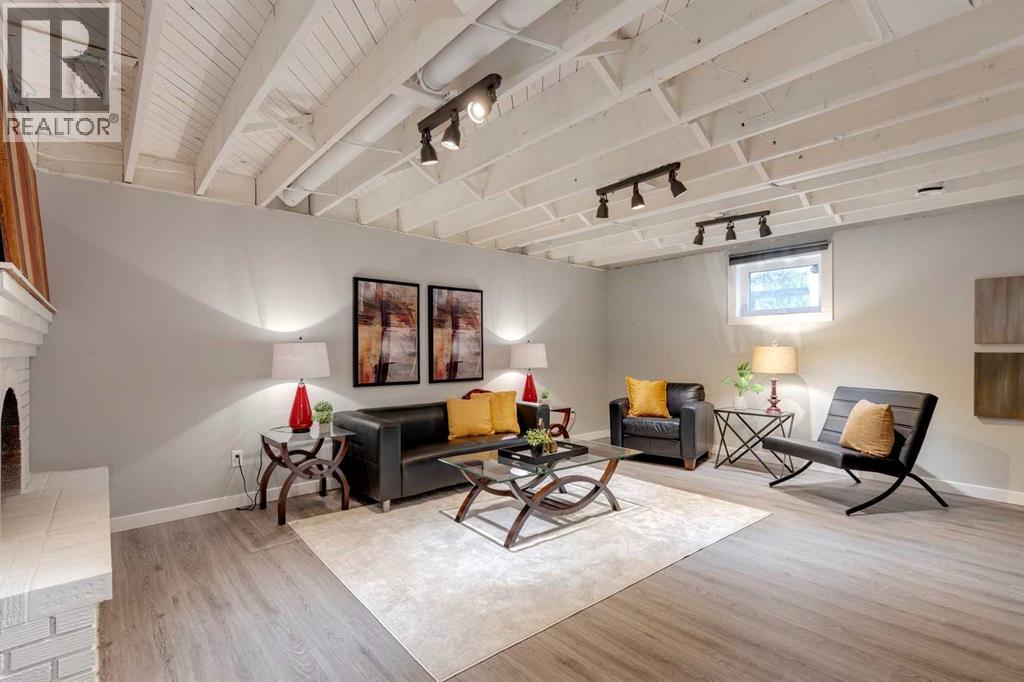 Single Family House for Sale in  Varmoor Road NW Varsity Calgary 