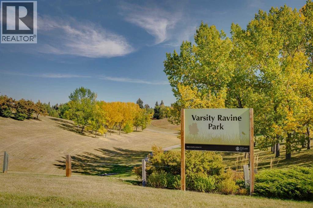 Single Family House for Sale in  Varmoor Road NW Varsity Calgary 