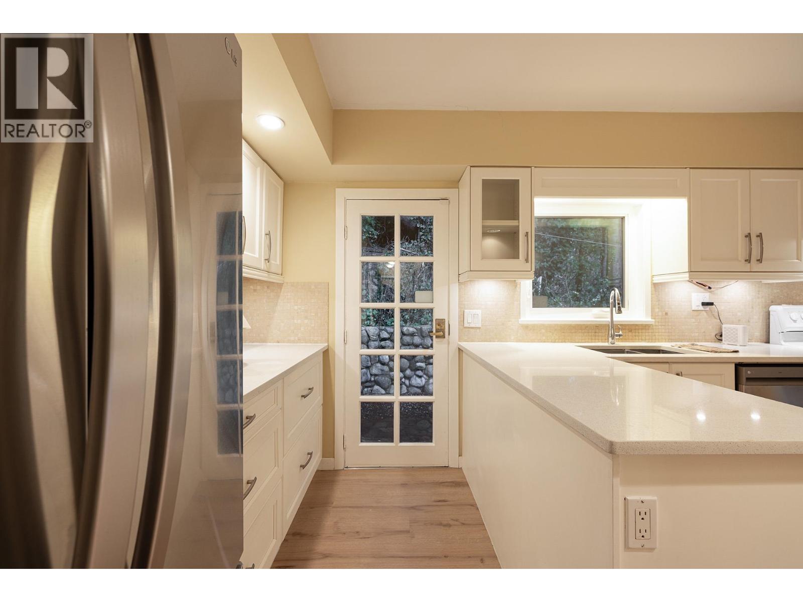 111 BONNYMUIR DRIVE, West Vancouver