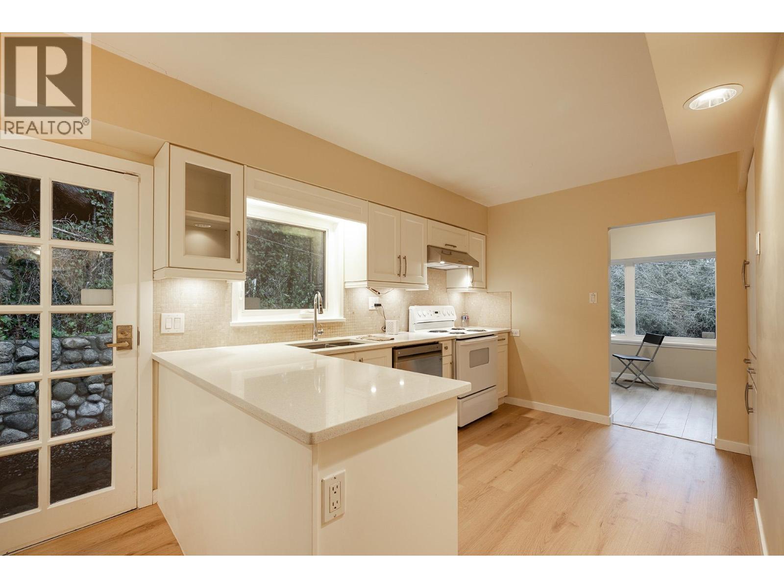 111 BONNYMUIR DRIVE, West Vancouver