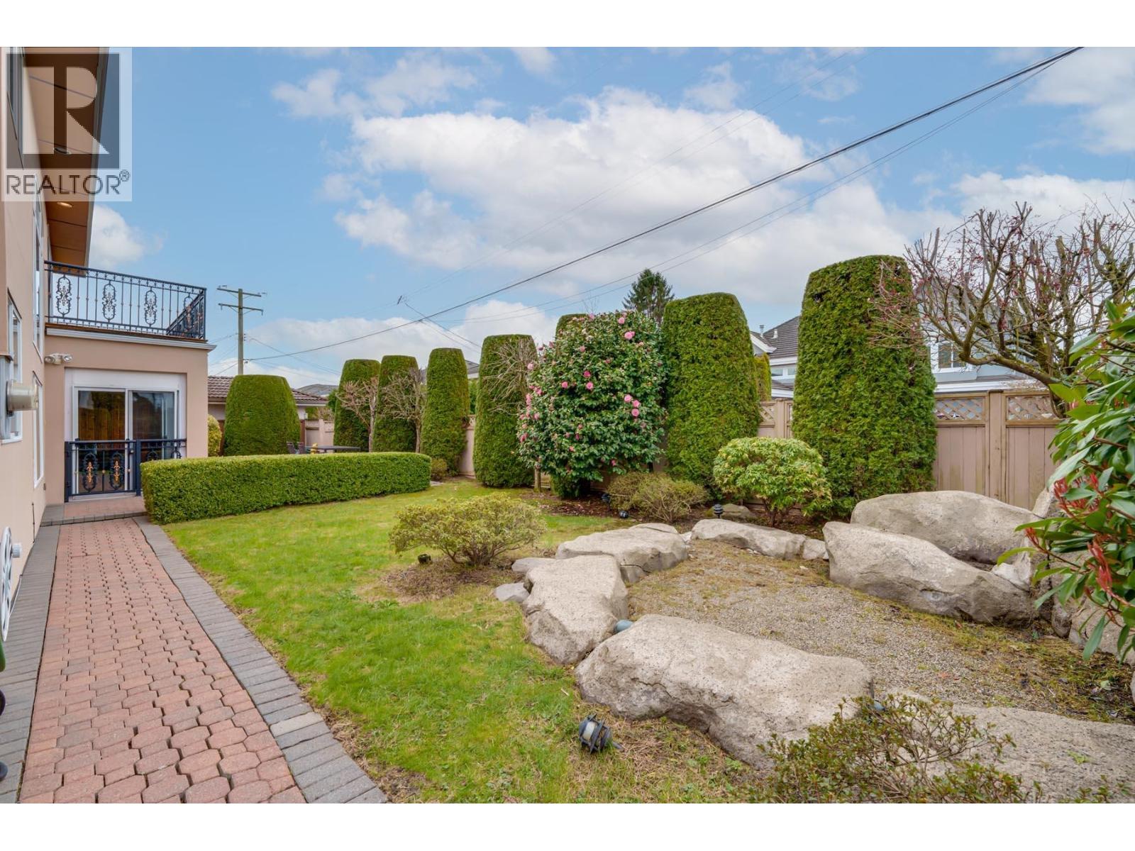 Photo 33