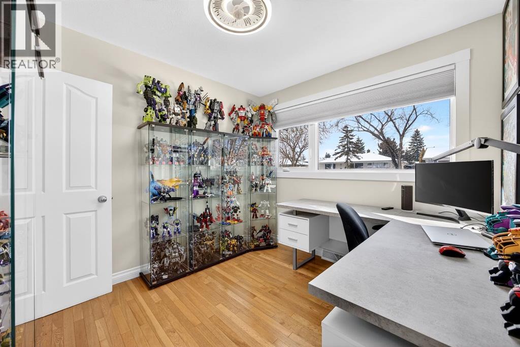 Single Family House Bungalow for Sale in  Windermere Road SW Wildwood Calgary 