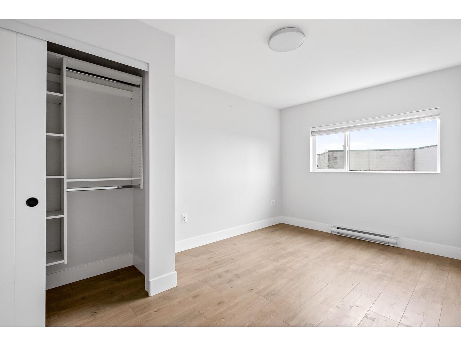 214 20061 FRASER HIGHWAY, Langley