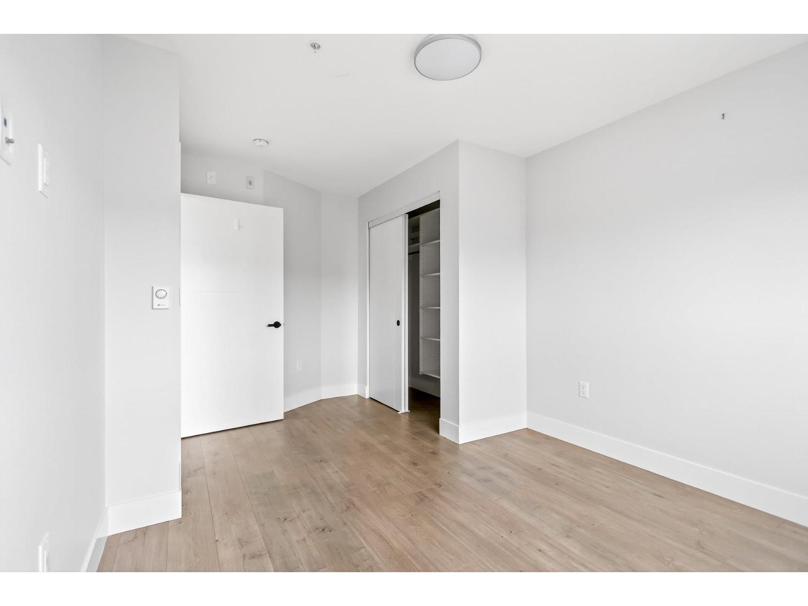 214 20061 FRASER HIGHWAY, Langley