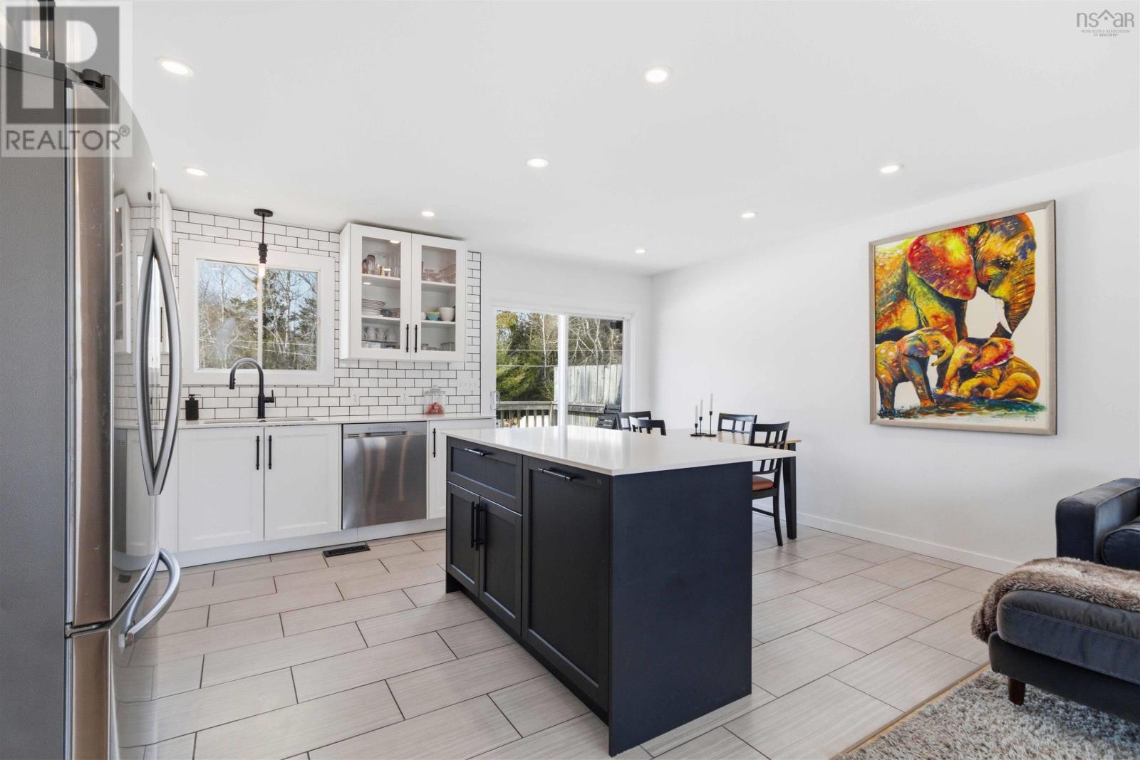 Property 12 of 45 of 18 Charleswood Drive