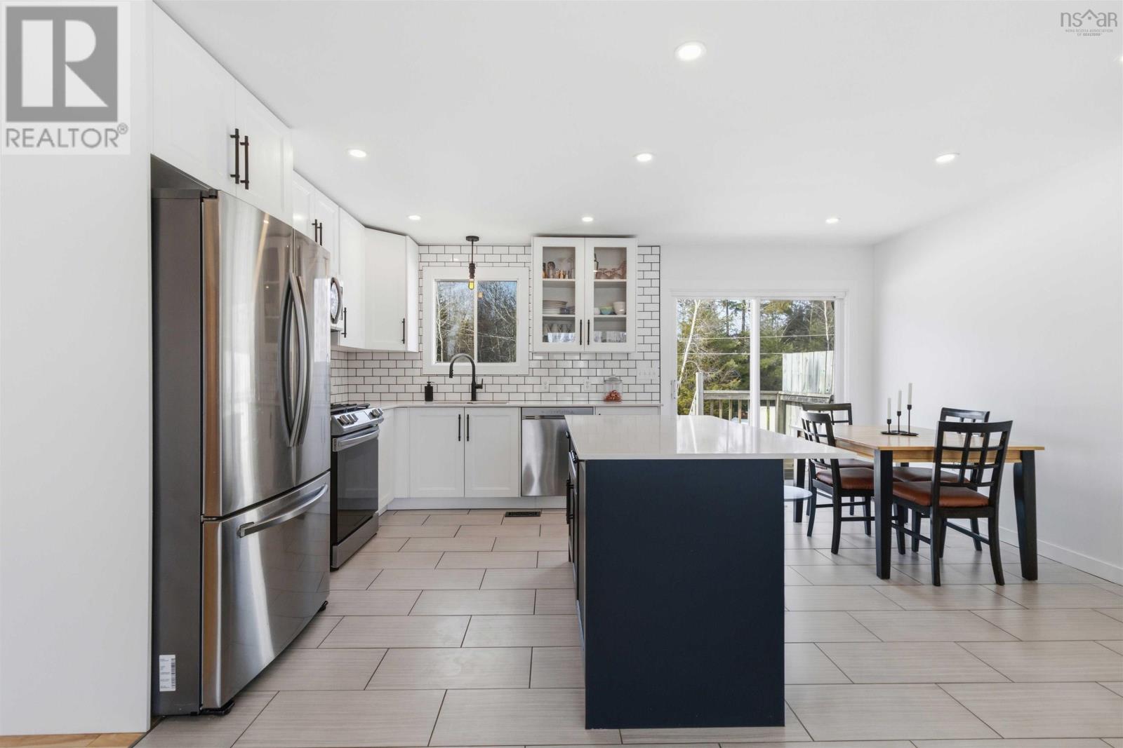 Property 13 of 45 of 18 Charleswood Drive