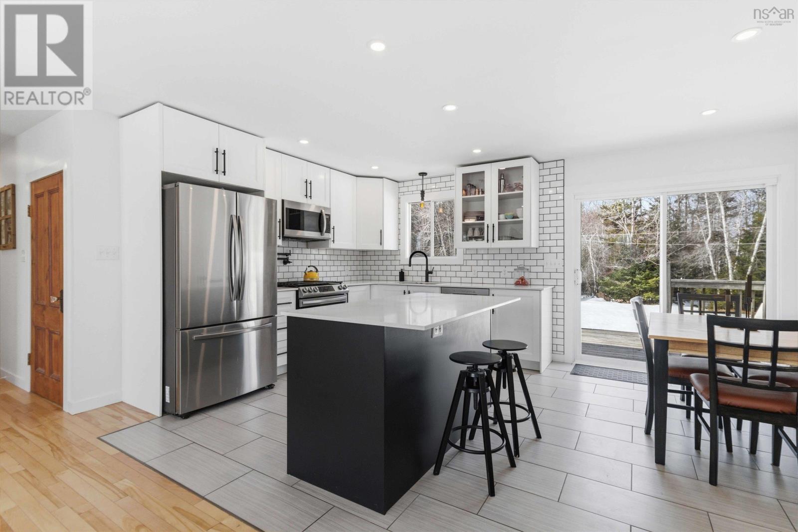 Property 14 of 45 of 18 Charleswood Drive