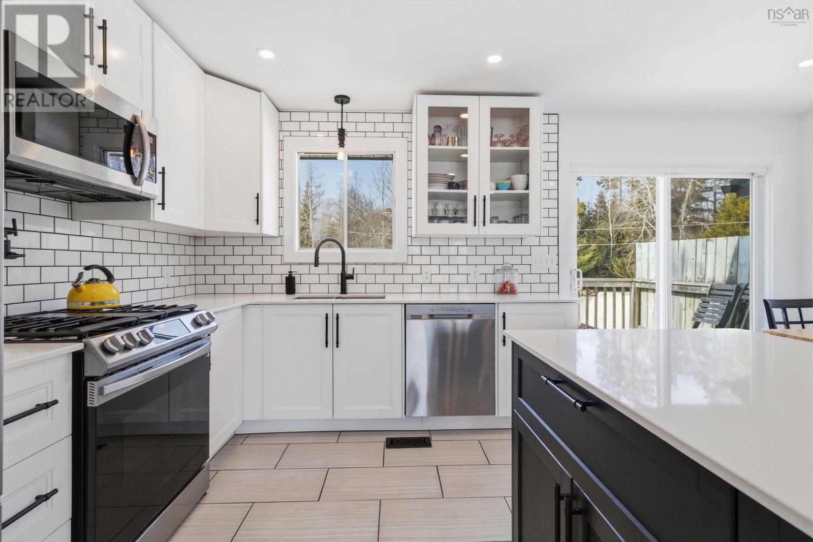 Property 15 of 45 of 18 Charleswood Drive