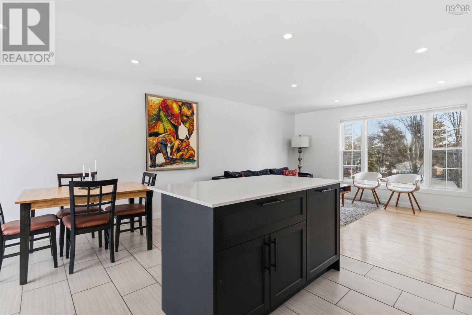 Property 16 of 45 of 18 Charleswood Drive