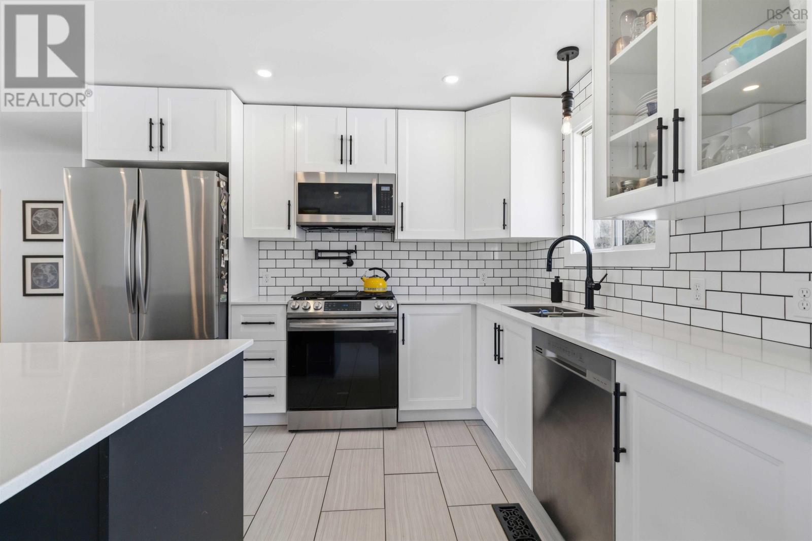 Property 17 of 45 of 18 Charleswood Drive