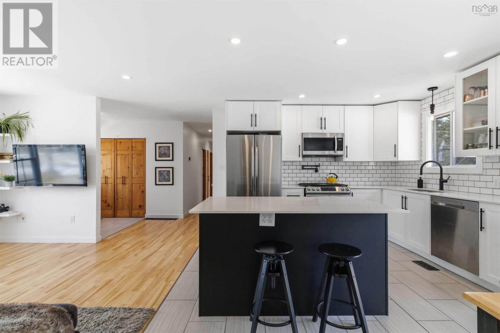 Property 22 of 45 of 18 Charleswood Drive