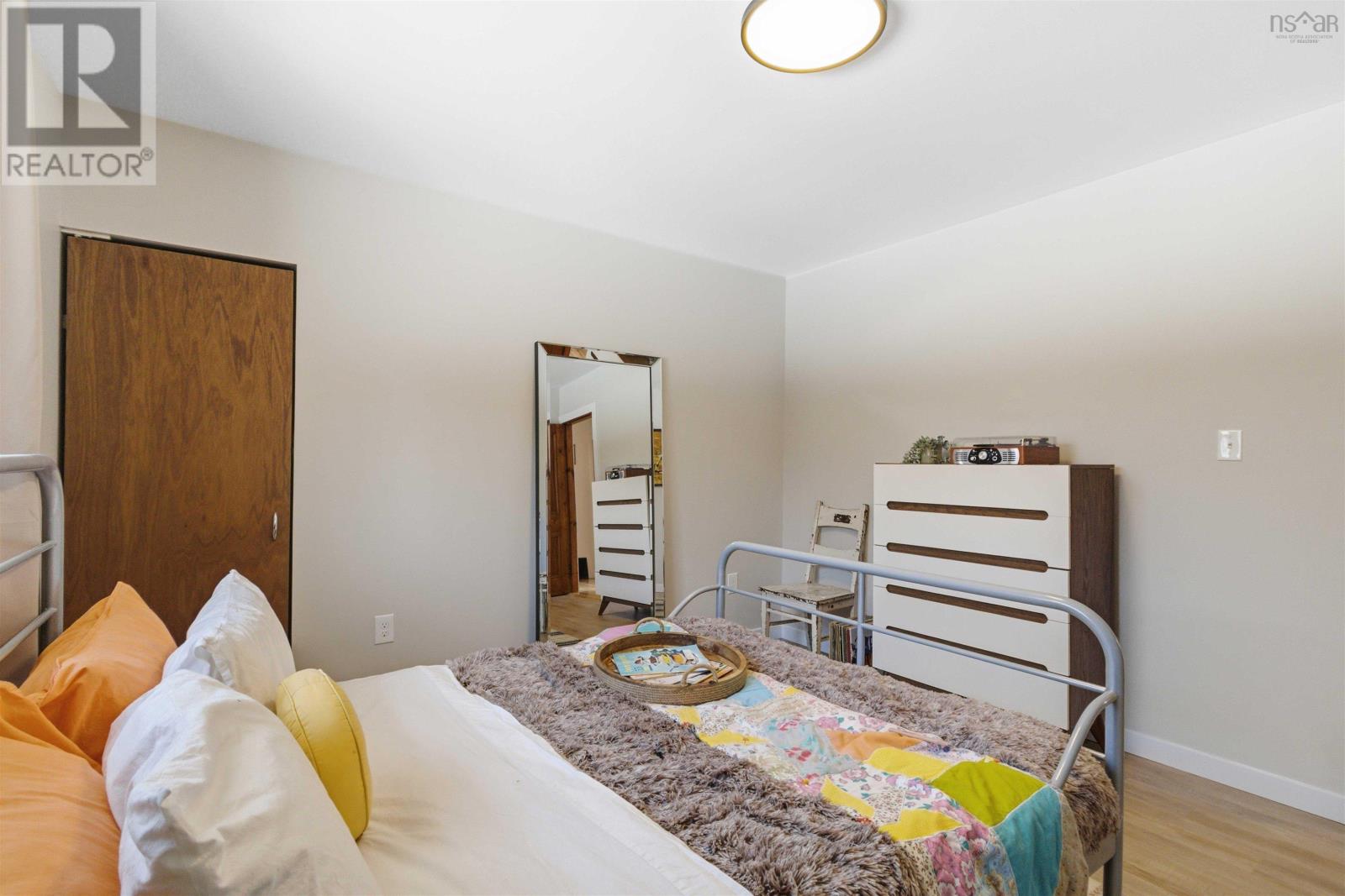 Property 26 of 45 of 18 Charleswood Drive