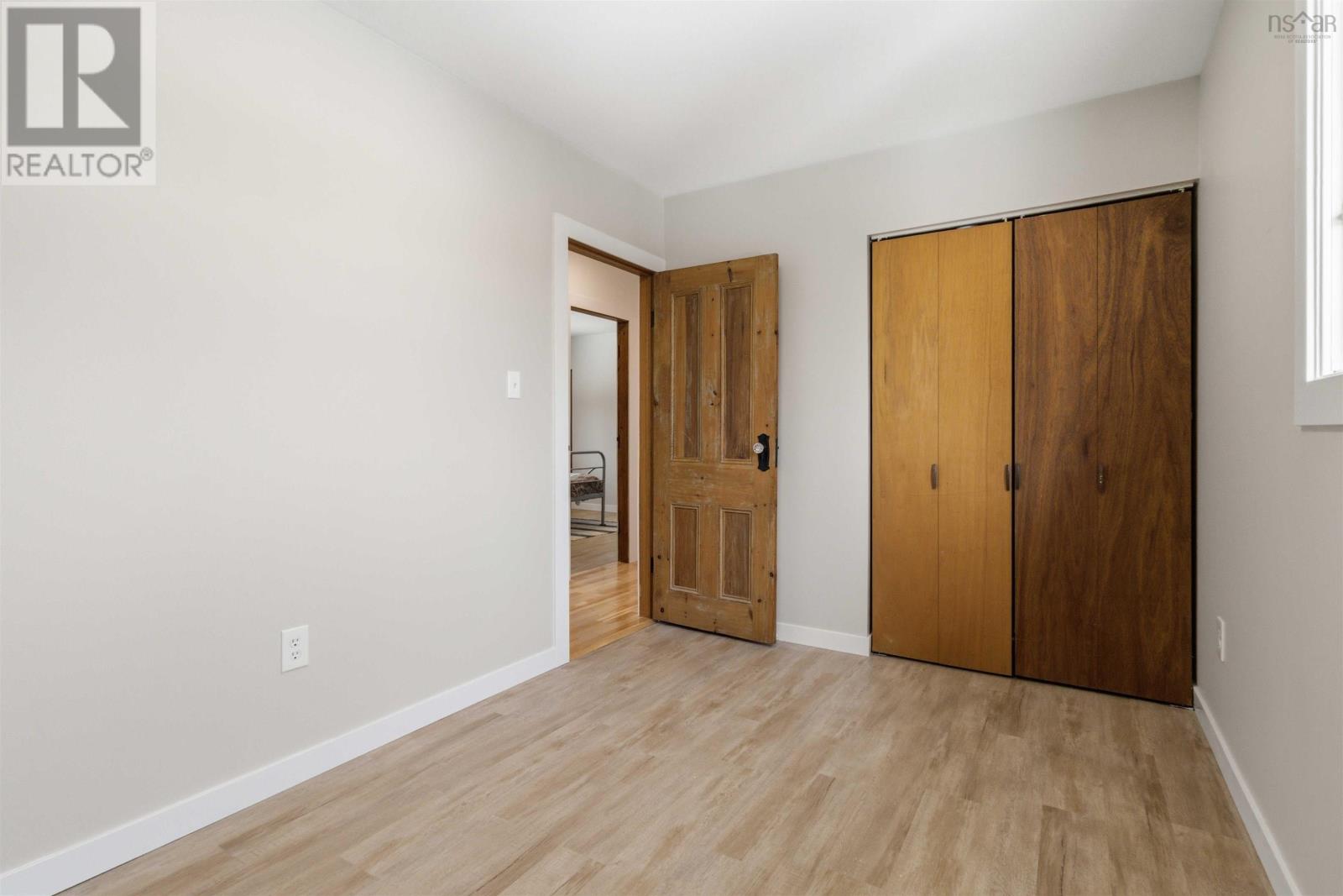 Property 32 of 45 of 18 Charleswood Drive