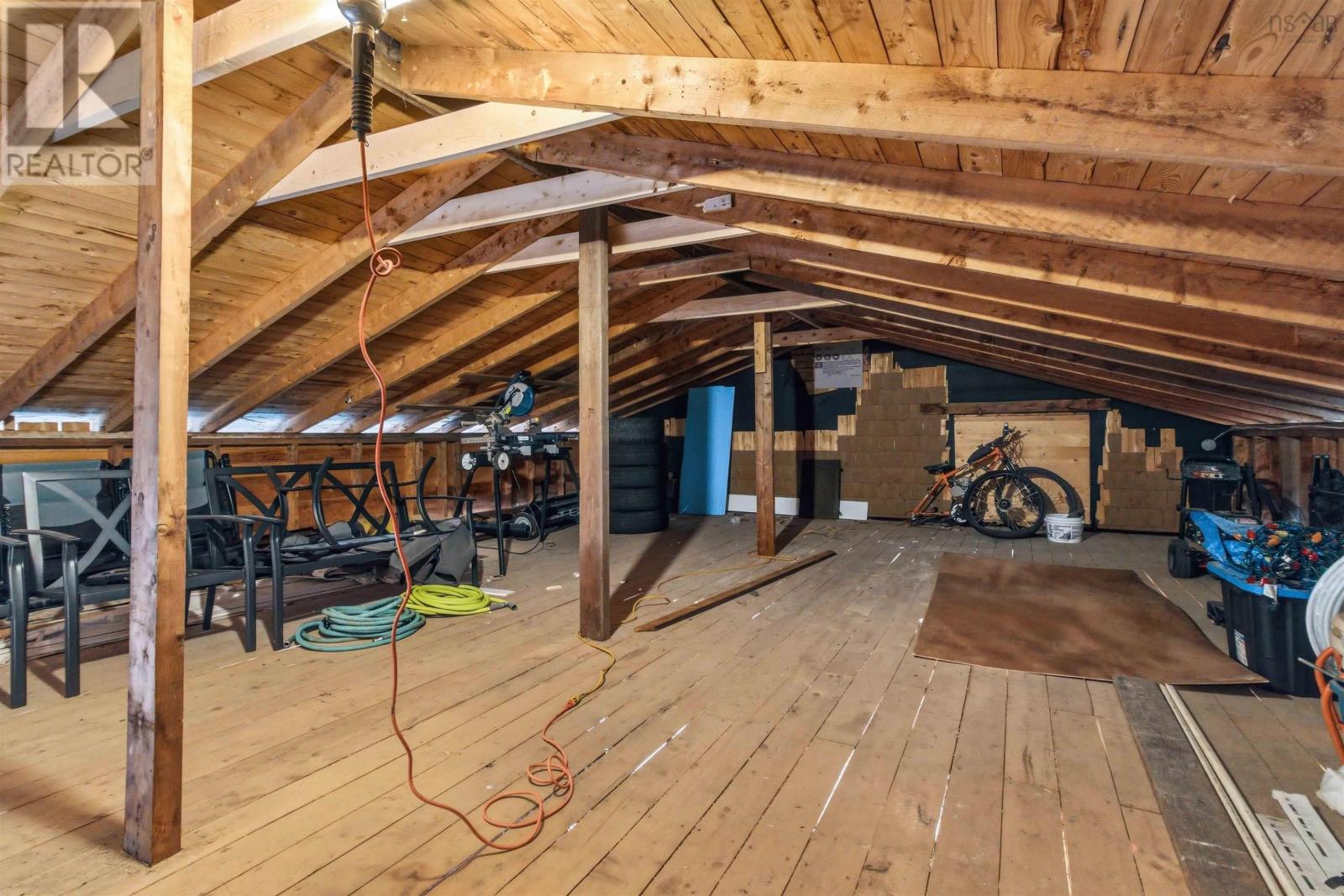 Property 37 of 45 of 18 Charleswood Drive