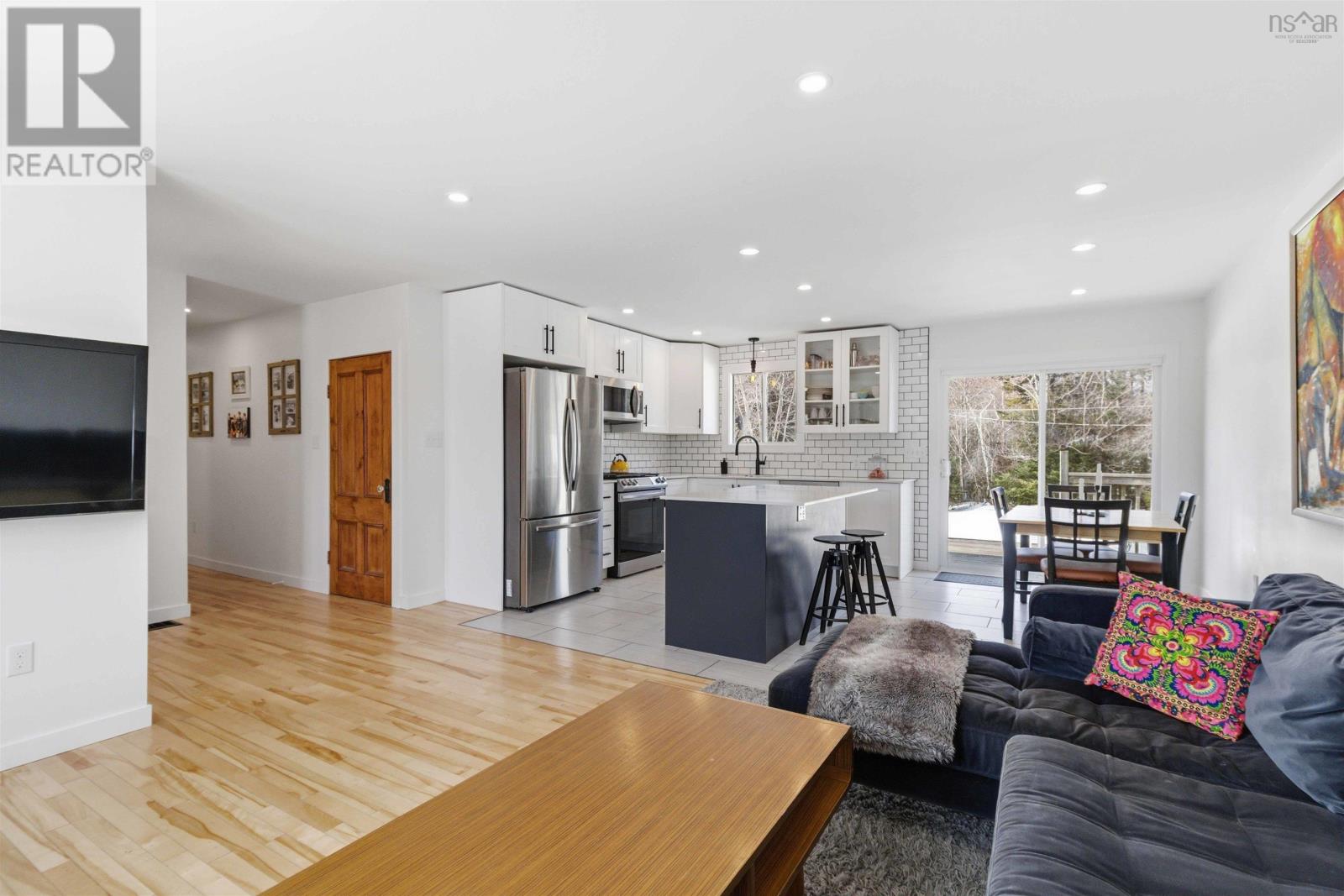 Property 9 of 45 of 18 Charleswood Drive