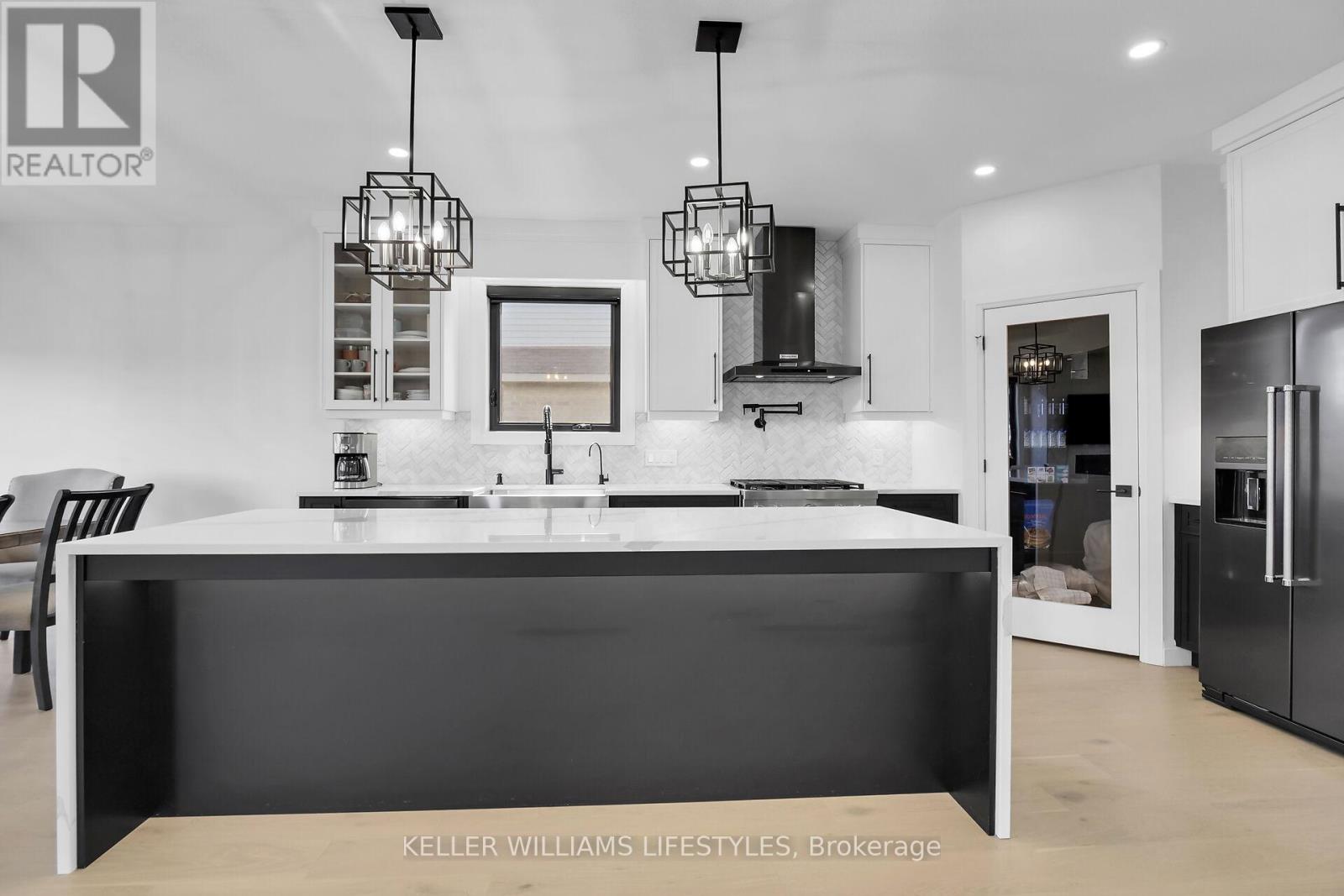 104 CRESTVIEW DRIVE - 10