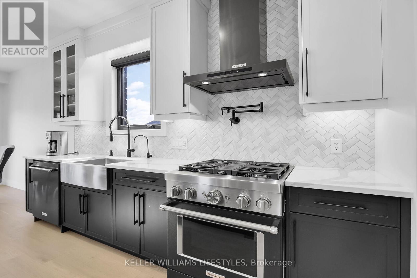 104 CRESTVIEW DRIVE - 11
