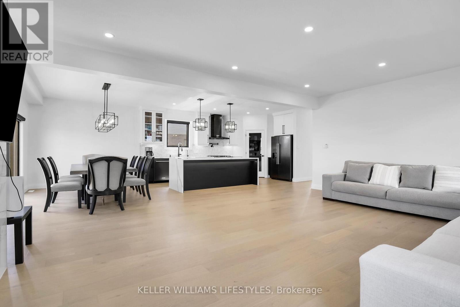 104 CRESTVIEW DRIVE - 19