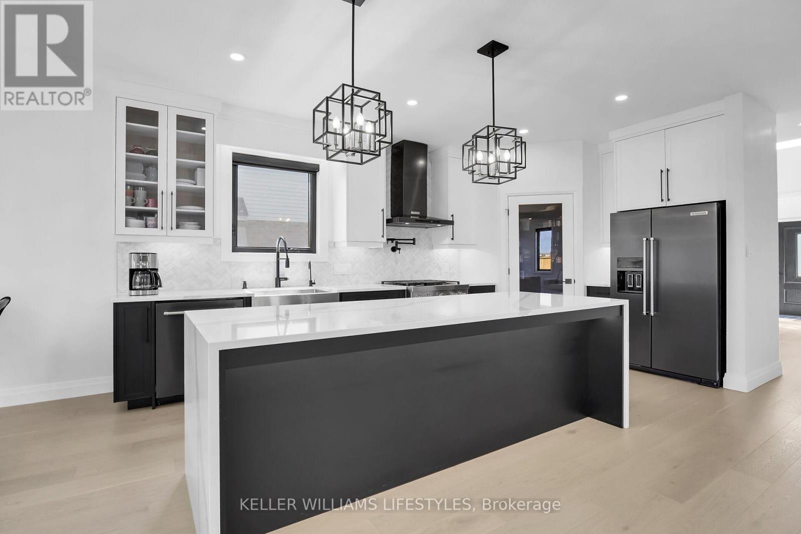 104 CRESTVIEW DRIVE - 9