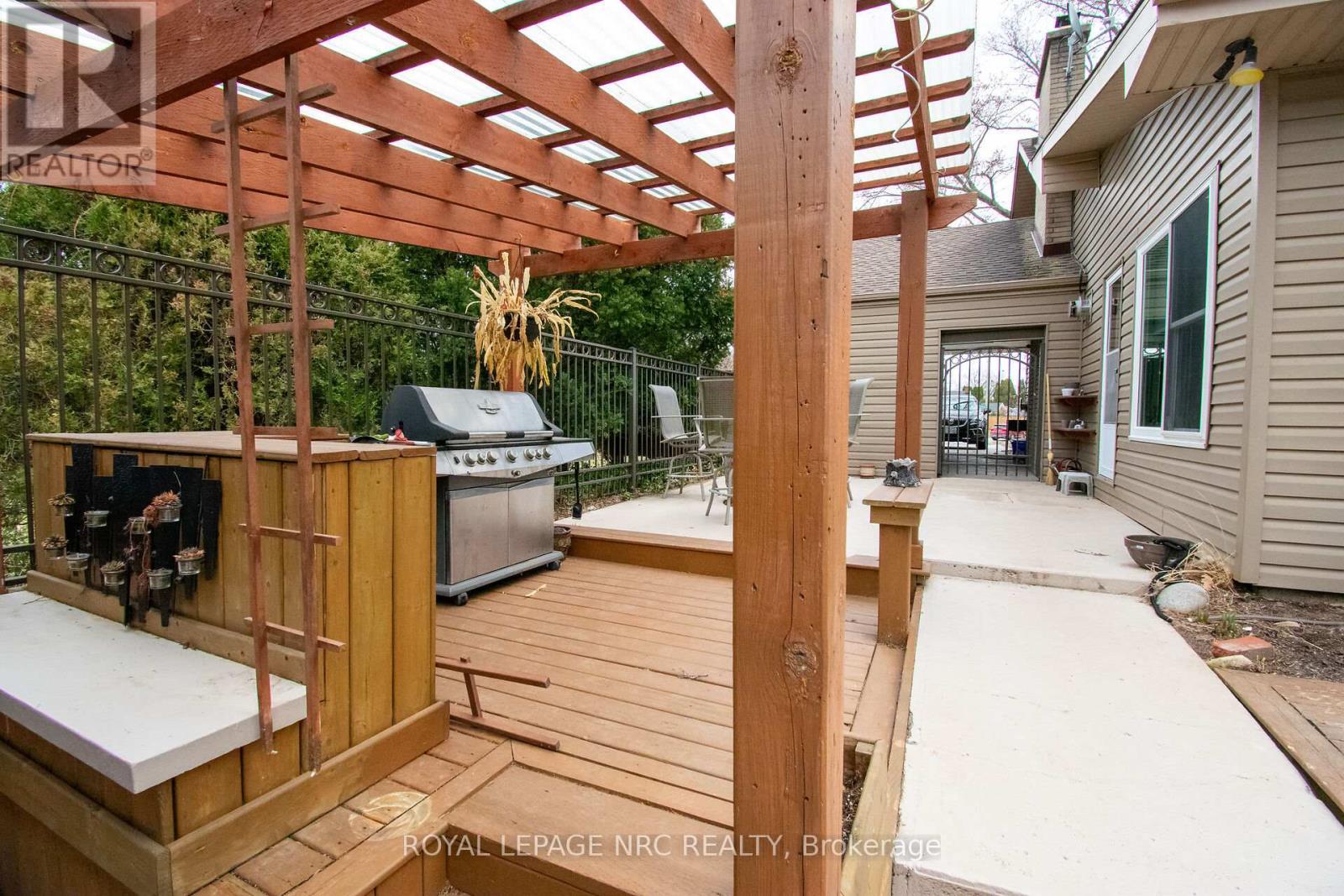 45 NICKERSON AVENUE,St. Catharines (Vine/Linwell),,
