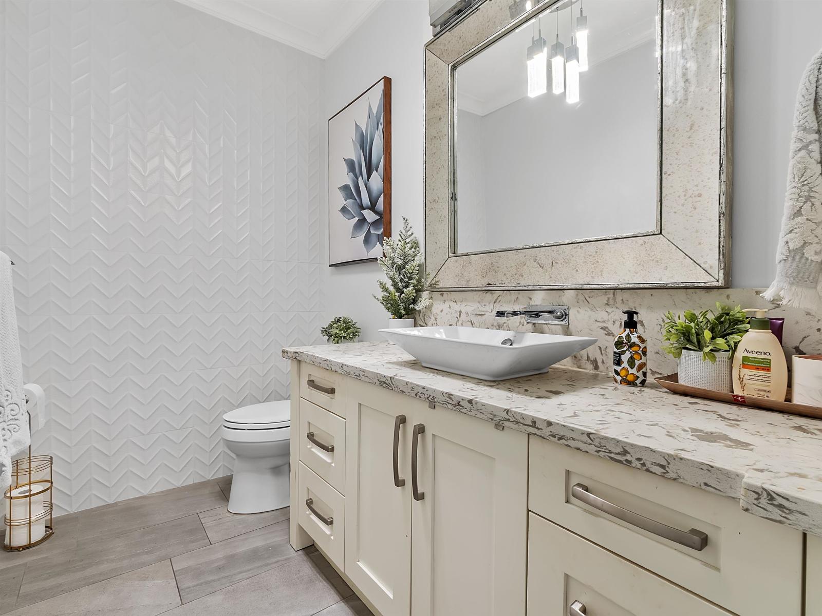 11897 82 AVENUE, Delta