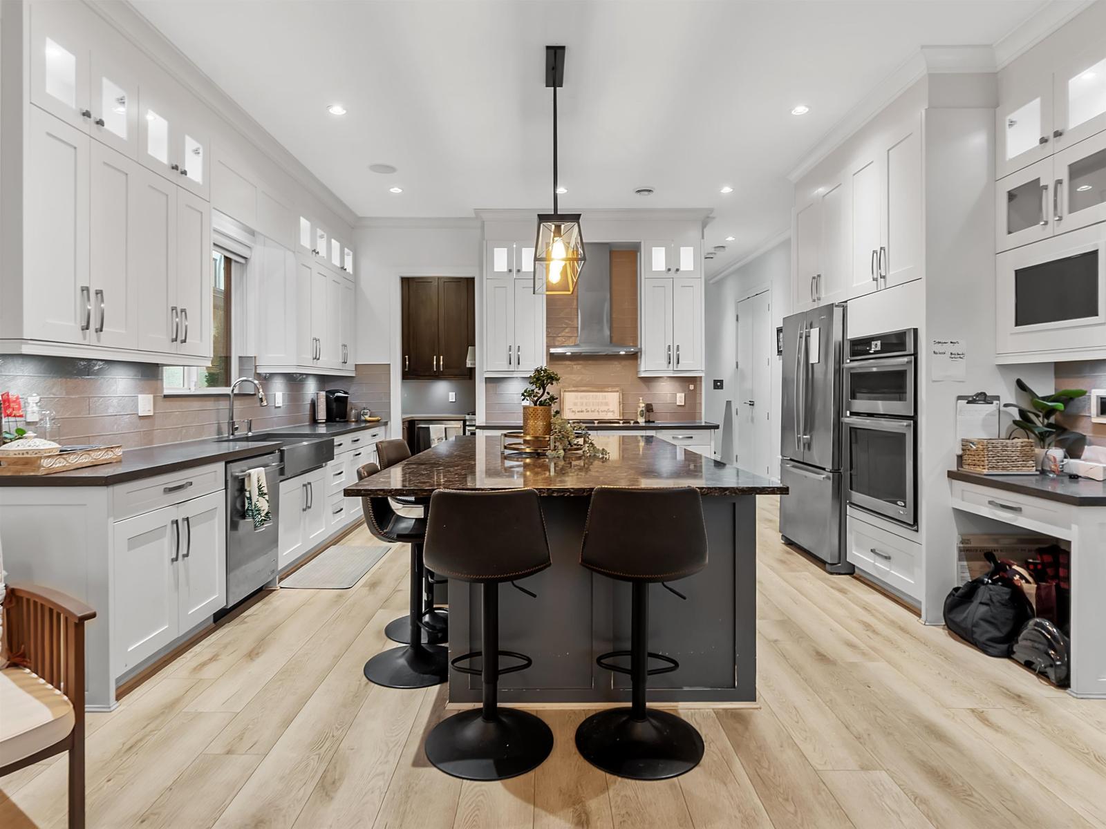 11897 82 AVENUE, Delta