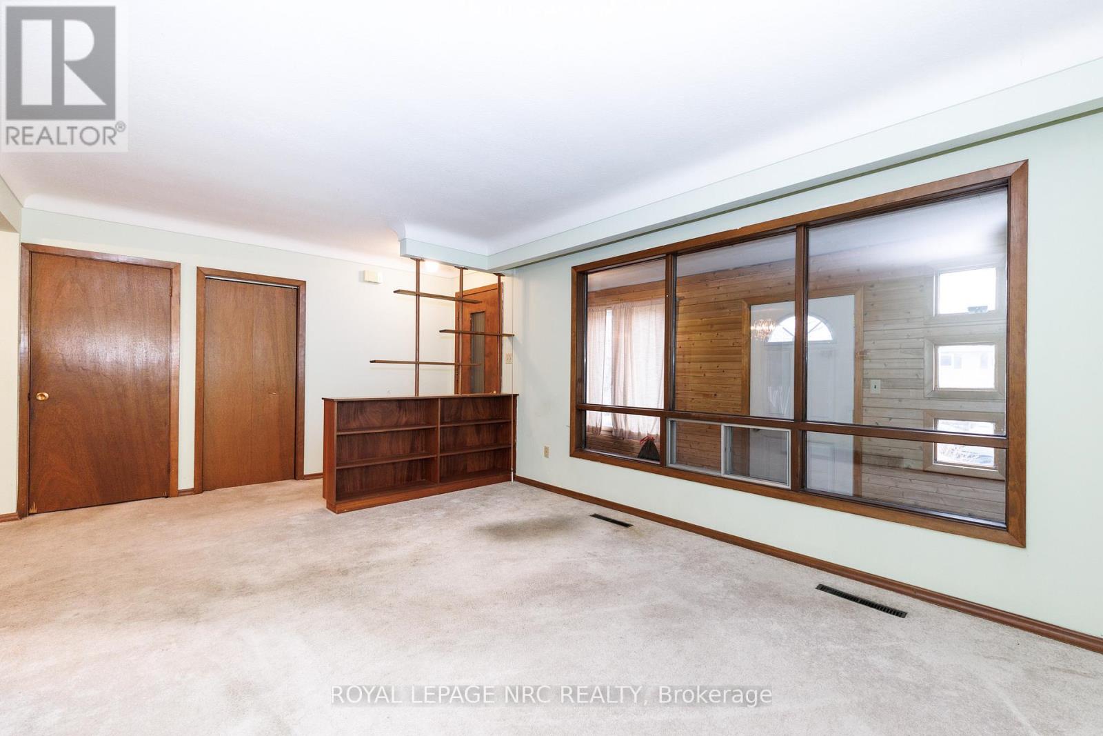 33 STRATHMORE CRESCENT - 11