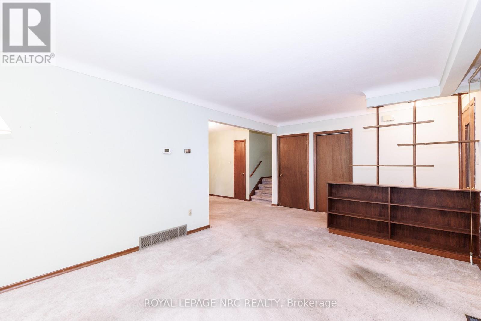33 STRATHMORE CRESCENT - 12