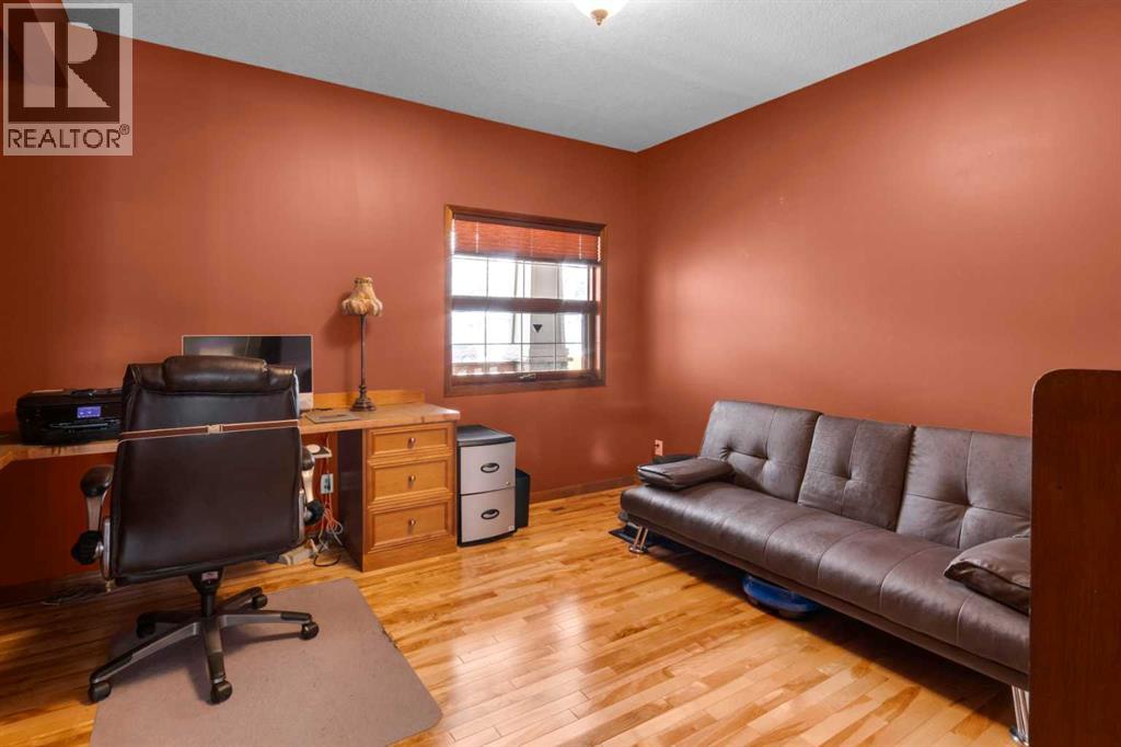 222 Ross Avenue, Cochrane