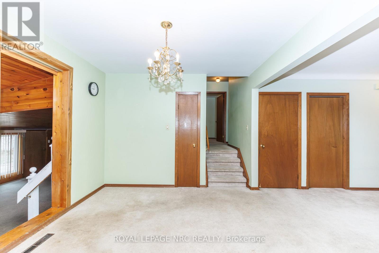 33 STRATHMORE CRESCENT - 16