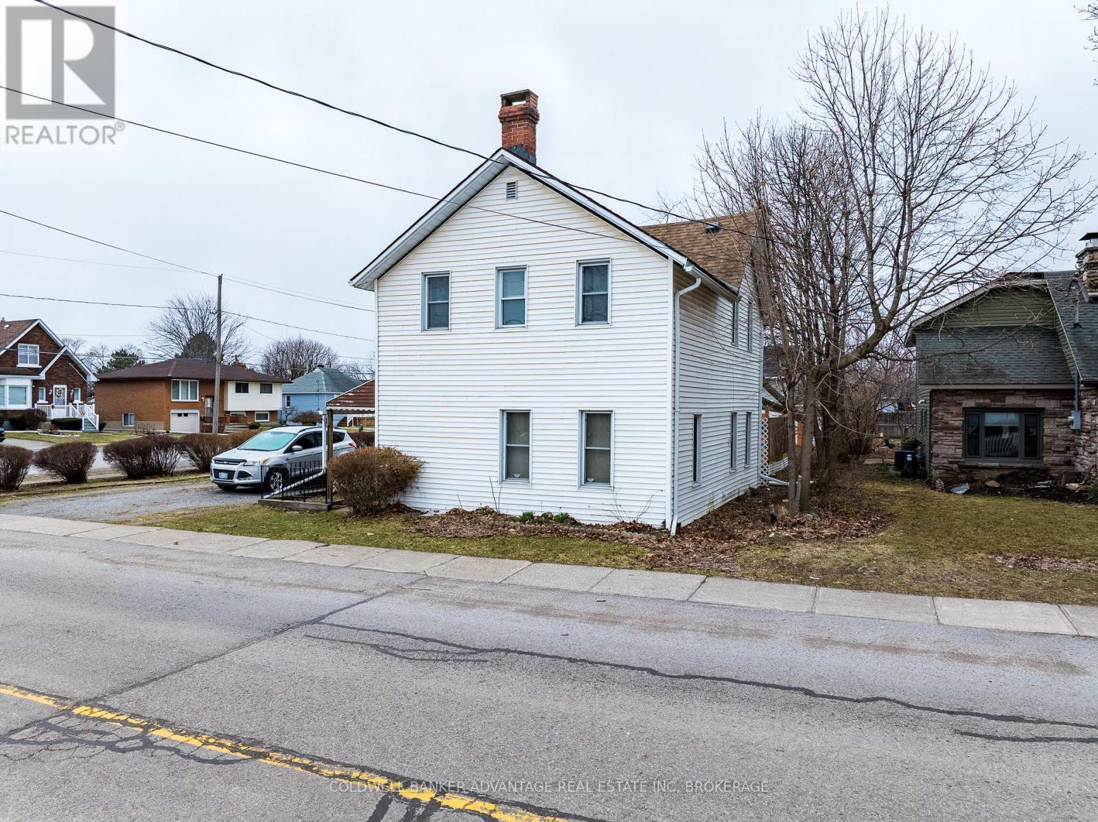 592 FIELDEN AVENUE - 2