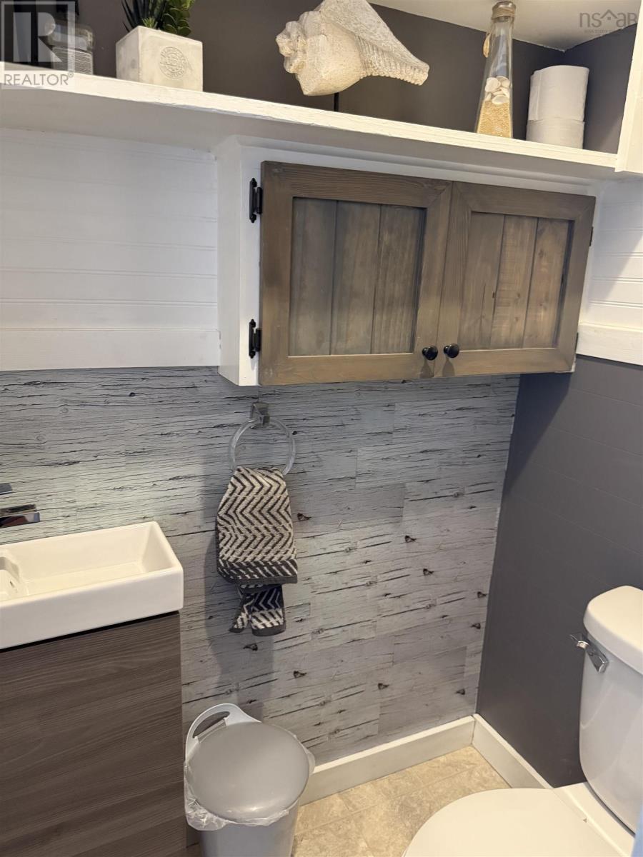 Property 20 of 49 of 13720 Highway 3